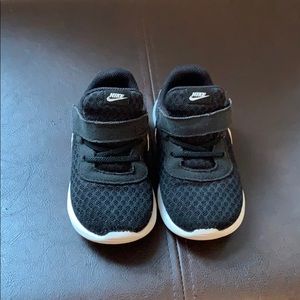 Toddler boy Nike sneakers. Size 7C